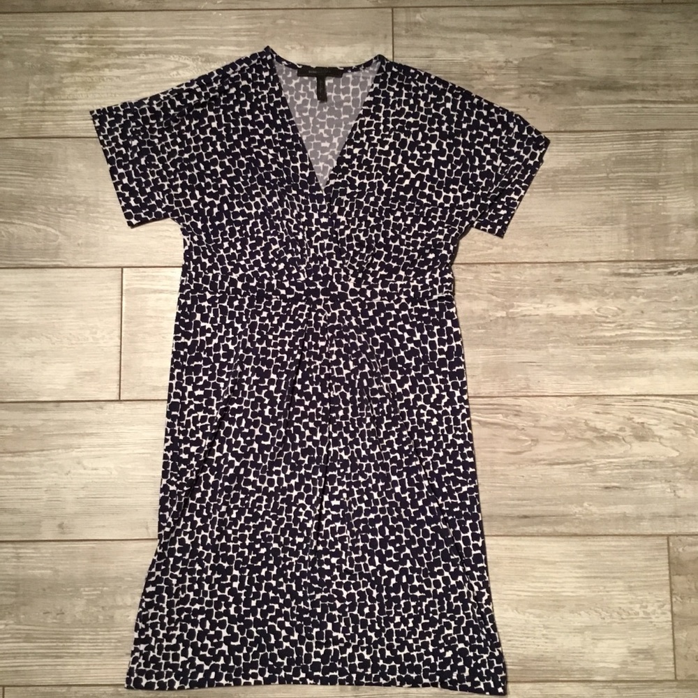 2/$30 BCBG MaxAzria Dress Knee Length Size Small